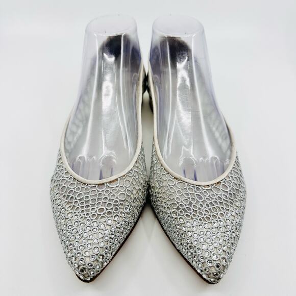 Stuart Weitzman Flats With Sparkling Diamond Jewels Womens 8M Silver Pointed Toe - Picture 2 of 12